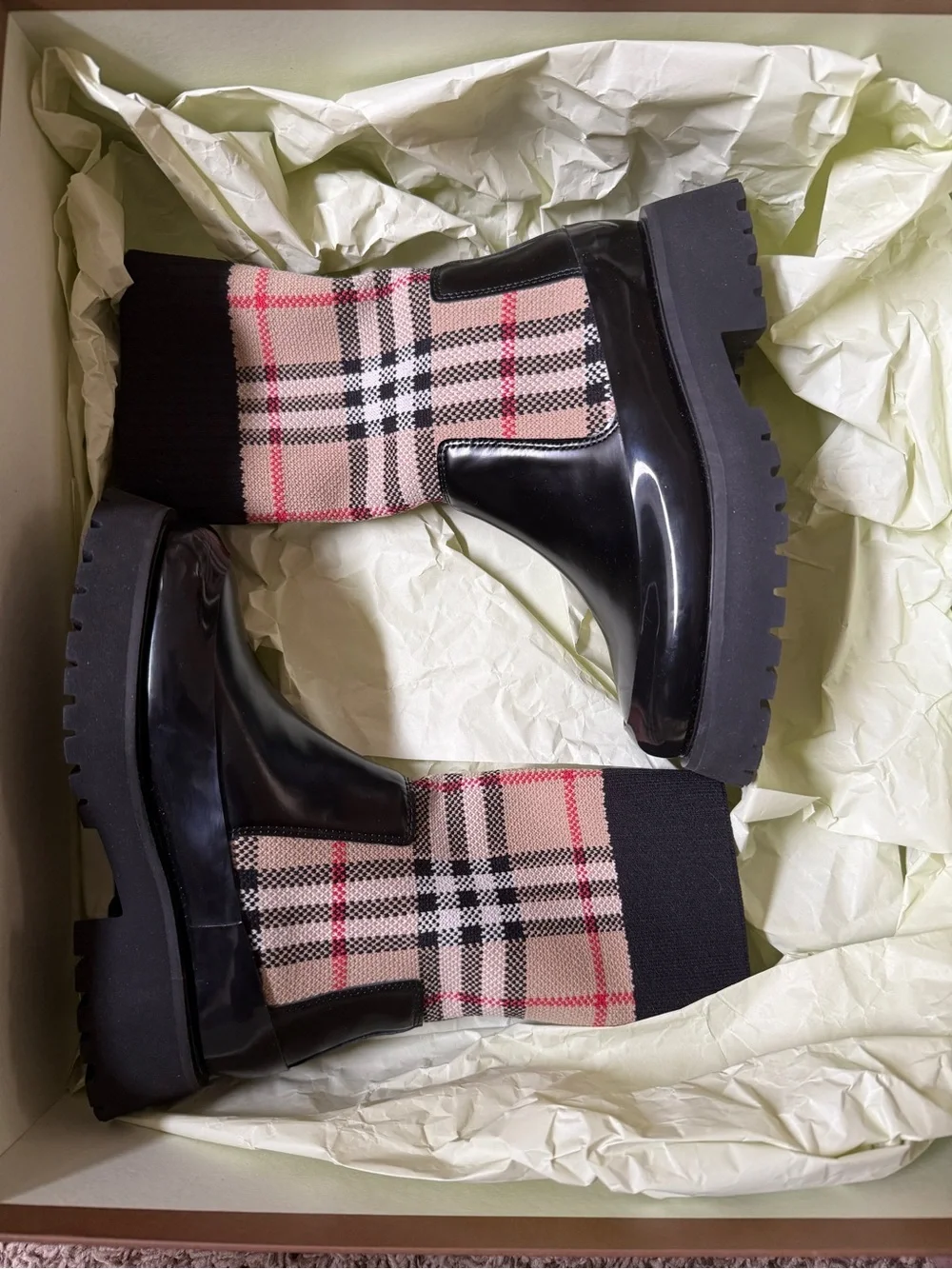 Burberry chelsea style